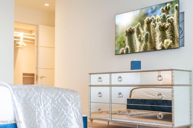 Building Photo - 6587 N Palmeraie Blvd