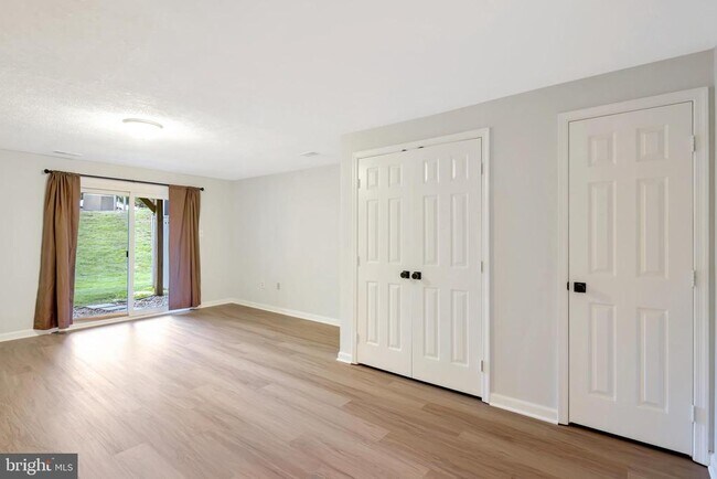 Building Photo - 12867 Mill House Ct