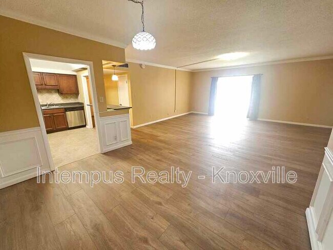 Building Photo - 5709 Lyons View Pike