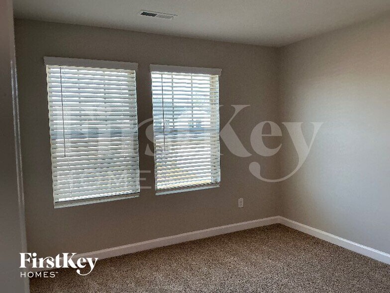 Building Photo - 11917 Silverheel Ln