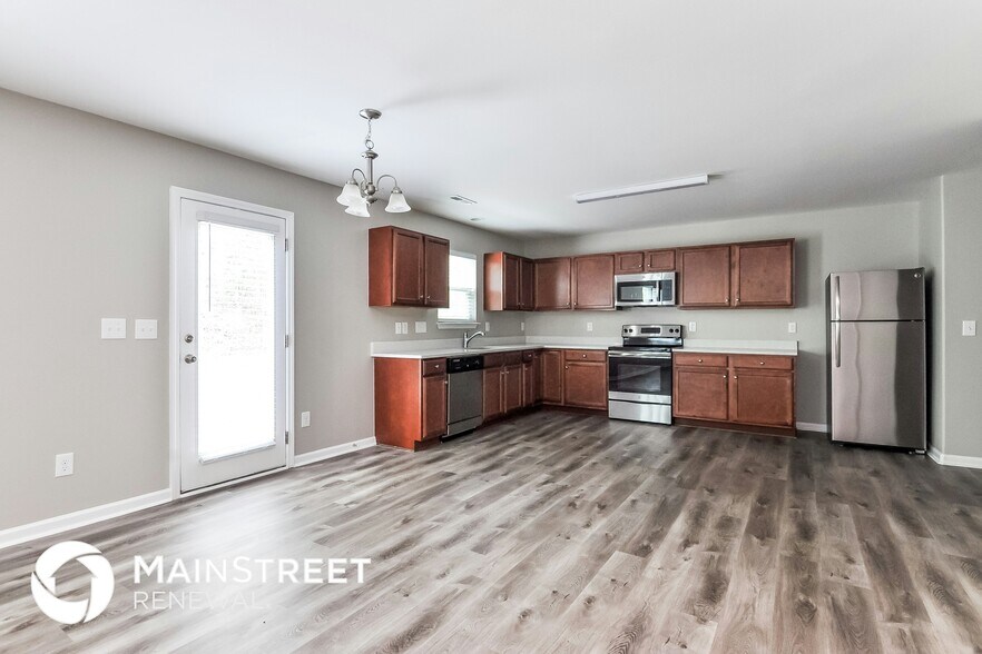 Building Photo - 817 Leatherstone Ln