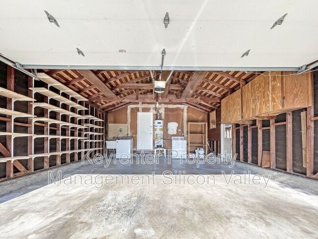 Building Photo - 1937 Stanley Ave