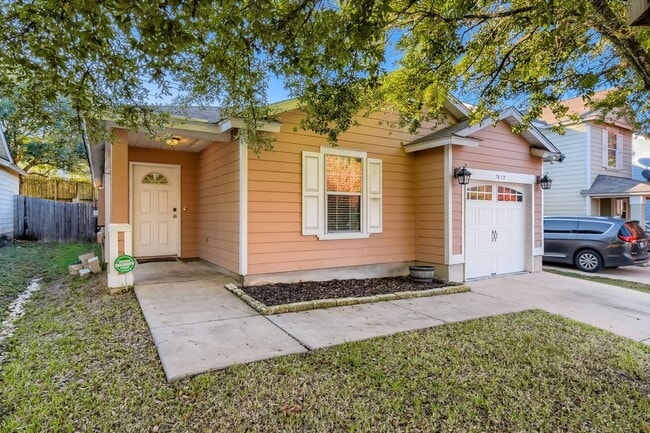 Building Photo - Fully Furnished 3 Bedroom near Greenbelt in Southeast Austin- Easy Access to 35!