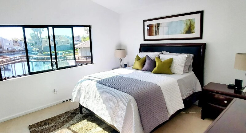 Building Photo - 2007 Sand Point Rd