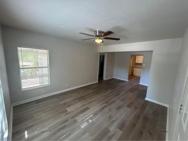 Building Photo - 8403 Tackett St