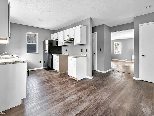 Building Photo - 12210 Oakland Ave