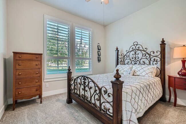 Building Photo - 13224 N Salmon River Cir