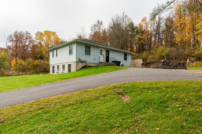 Building Photo - 654 Coddington Rd