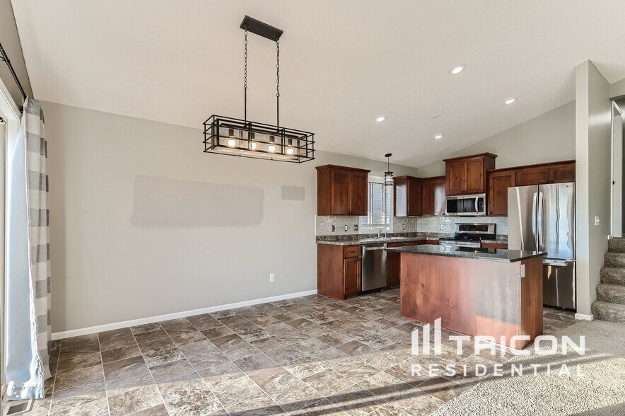 Building Photo - 9348 Golden Pond Ln N