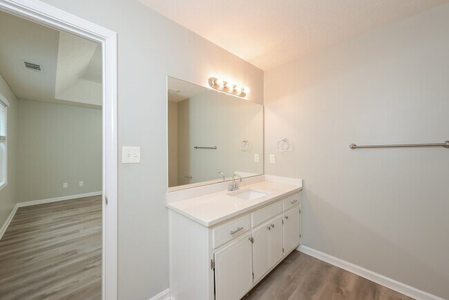 Building Photo - 1260 Rocky Rd