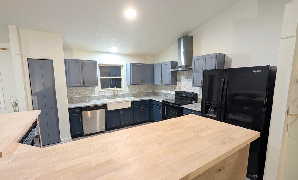 Building Photo - 4381 Alderson Ct