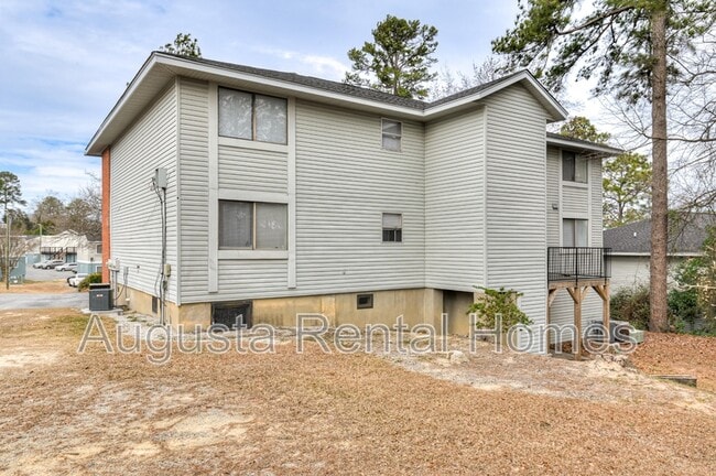 Building Photo - 2808 Thomas Ln