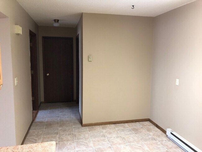 Building Photo - 2703 Fryklund Dr