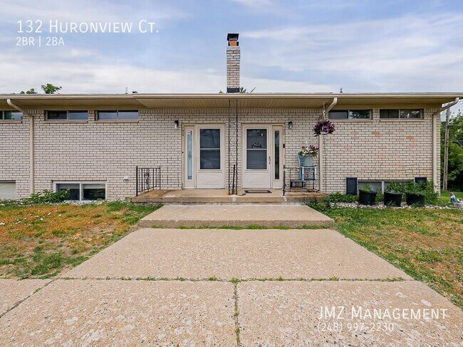 Building Photo - 132 Huronview Ct