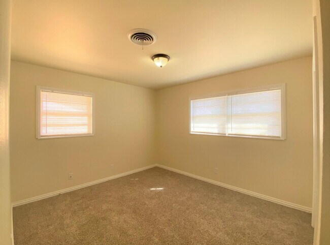 Building Photo - 4908 43rd St