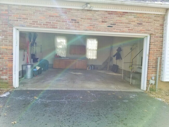 Building Photo - 8203 Camberley Dr