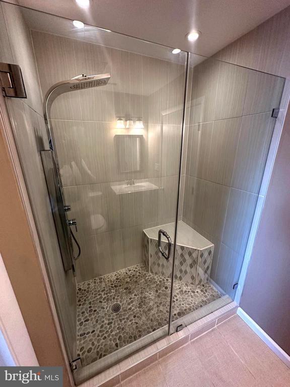 Building Photo - 6300 Bentham Ct