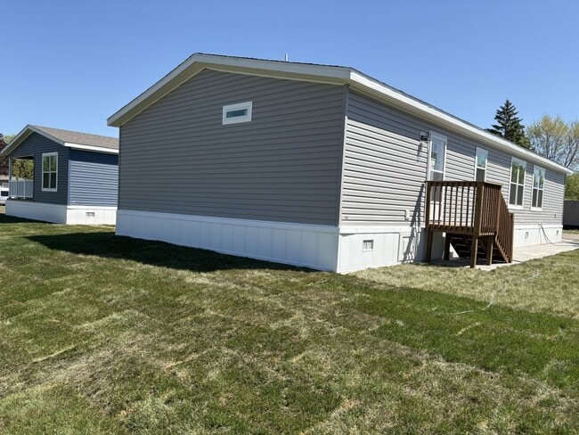 Building Photo - 13955 Bunratty Ave