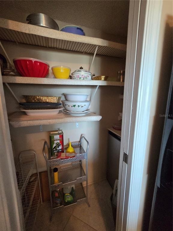 Building Photo - 634 Edgewater Dr