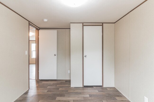 Building Photo - 104 E Castleshoals Dr