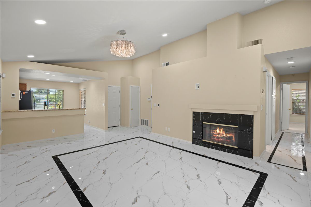 Building Photo - 38806 Litchfield Cir