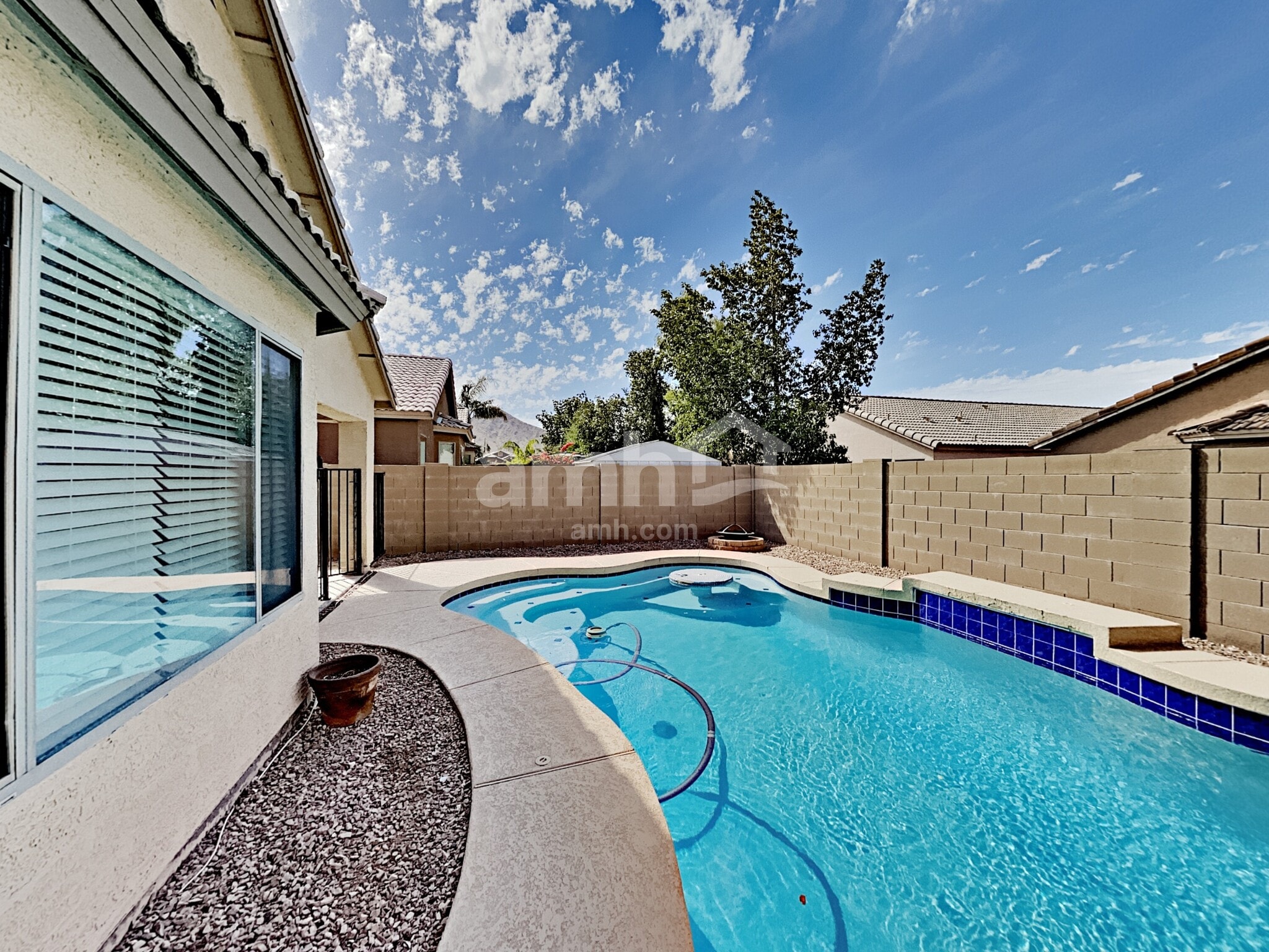 Building Photo - 3804 W Five Mile Peak Dr