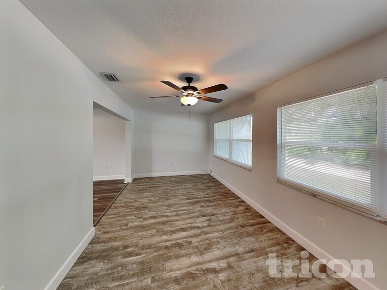 Building Photo - 6325 Mosby Pl