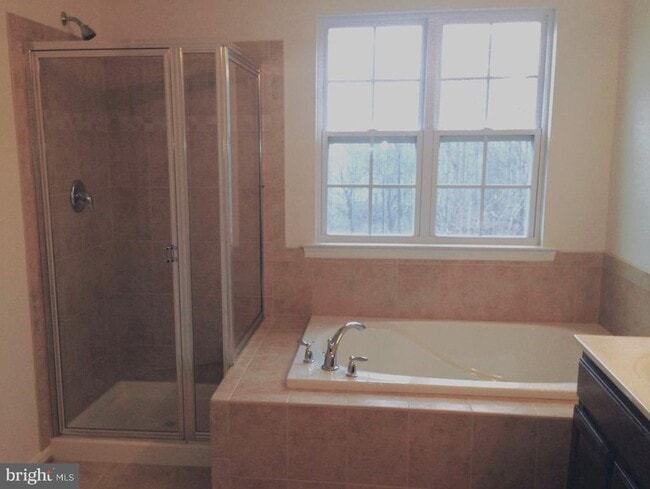 Building Photo - 3639 Glouster Dr