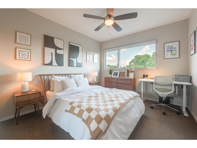 Building Photo - 1600 Barton Springs Rd
