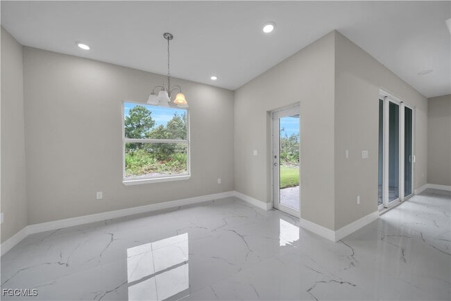 Building Photo - 543 McArthur Blvd