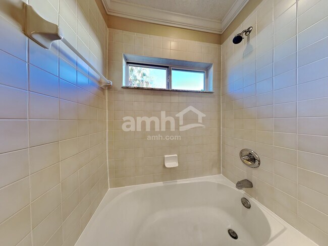 Building Photo - 821 Templeton Ln