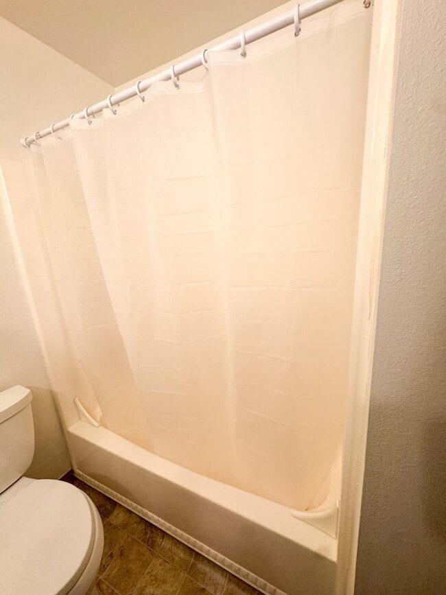 Building Photo - 26 Camelot Ct