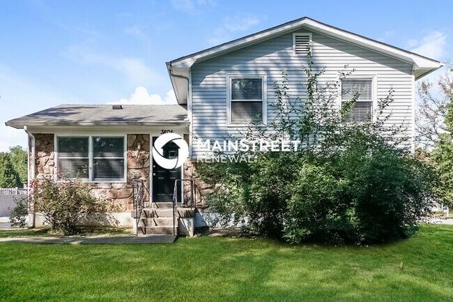 Primary Photo - 4 Bedroom Pet-Friendly Home in Louisville,...