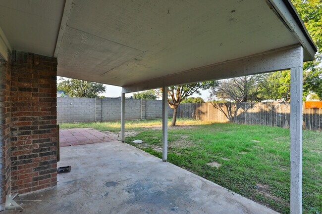Building Photo - 4350 Bluebonnet Ct