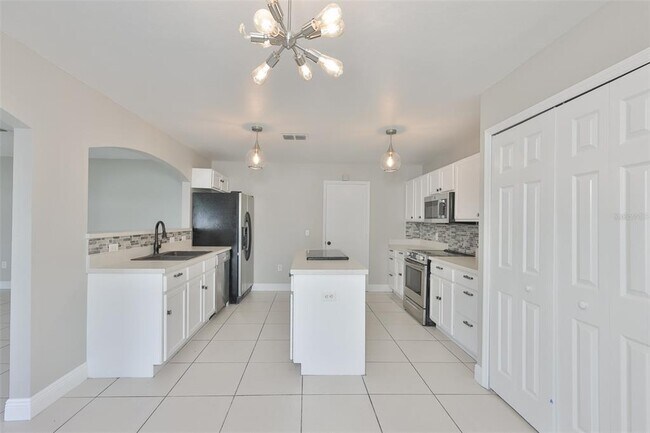 Building Photo - 10505 Opus Dr