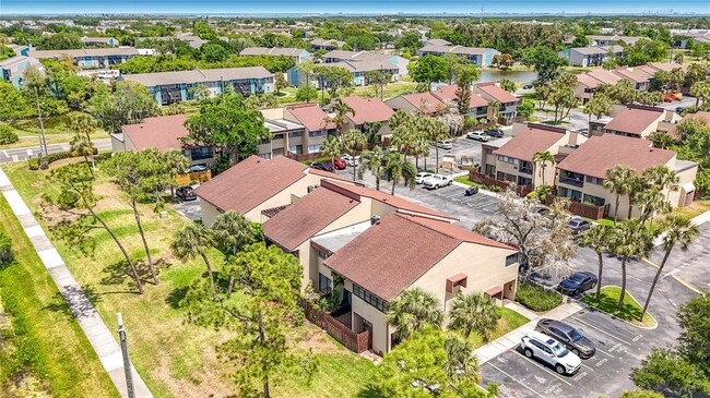 Building Photo - 890 N Village Dr