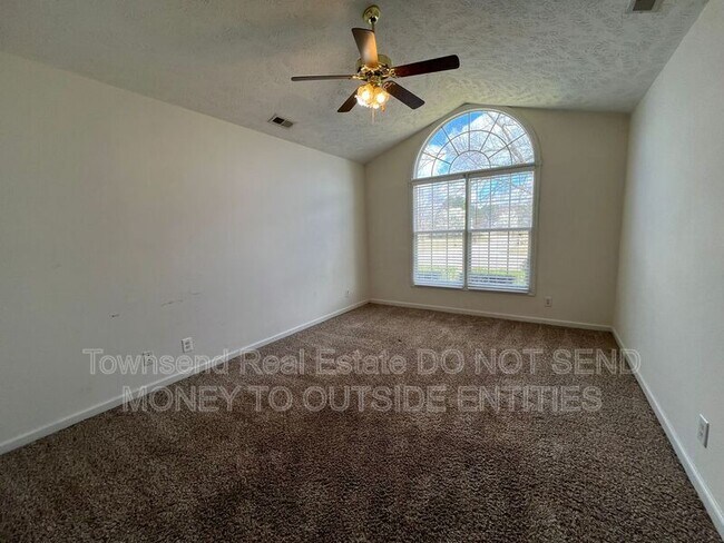 Building Photo - 121 Bugle Call Dr