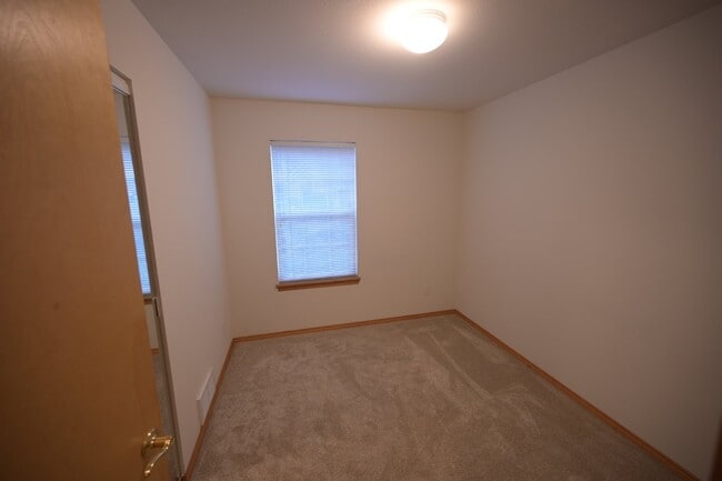 Building Photo - Charming 3 Bed, 2 Bath Home in Summer Bree...