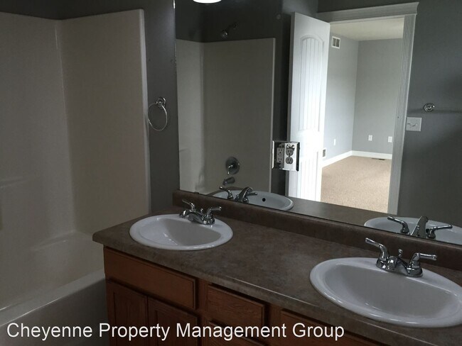 Building Photo - 3 br, 3 bath House - 4741 Harmon Ave