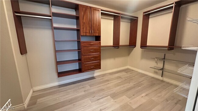 Building Photo - 5273 Candlespice Way
