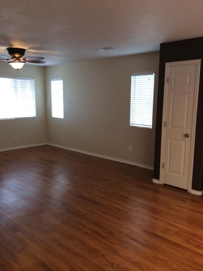 Building Photo - 3125 Chama Meadows Dr NE