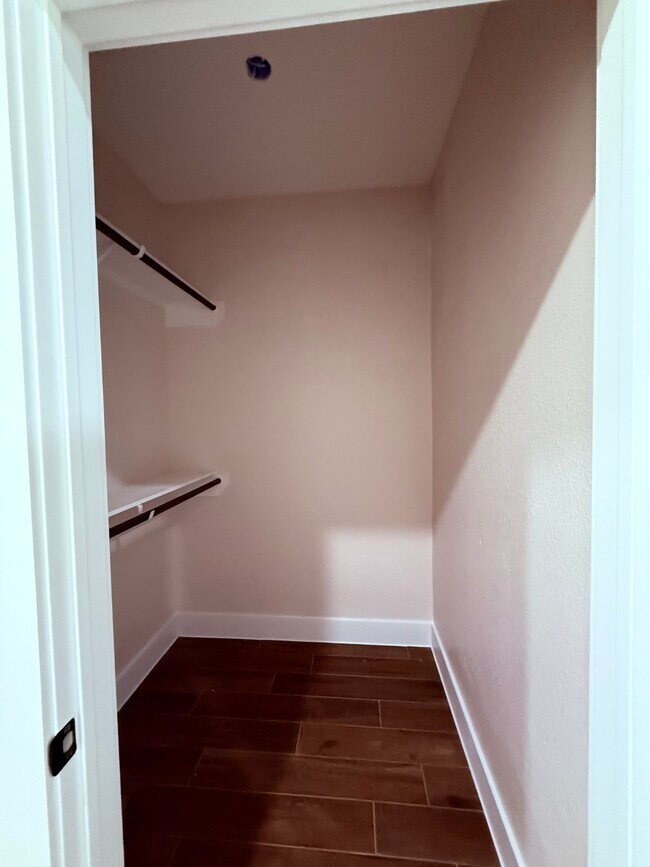 Building Photo - 14880 Coaltown Rd