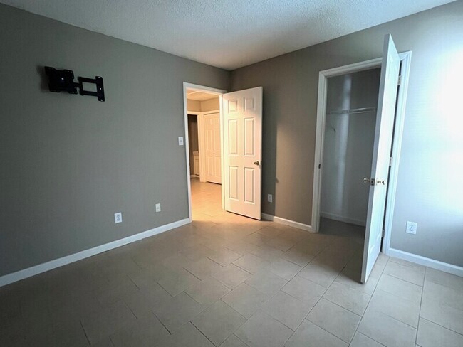 Building Photo - 8410 Cullingford Ln