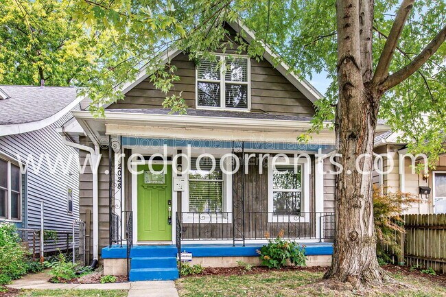 Building Photo - 2028 Hoyt Ave