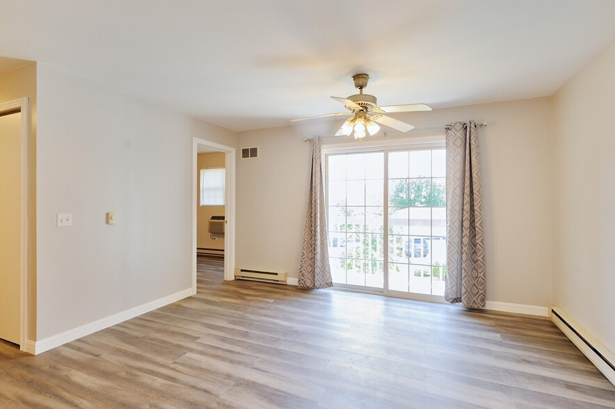 Building Photo - 1480 Spring Brook Ct