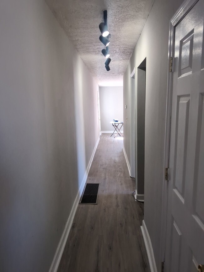 Building Photo - 4618 Sullivan Ave