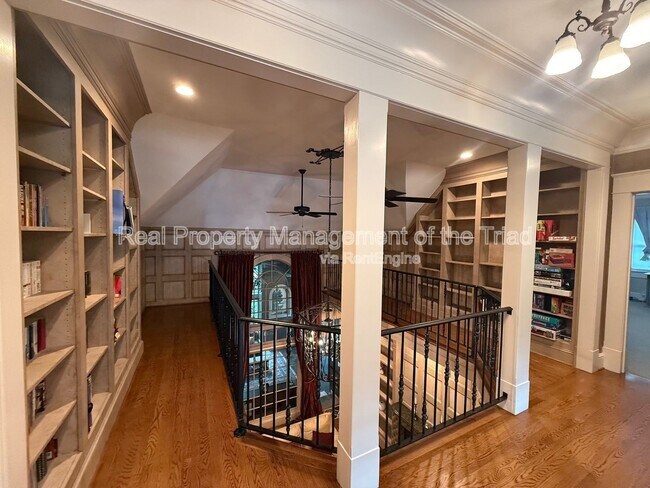 Building Photo - 10 Postbridge Ct