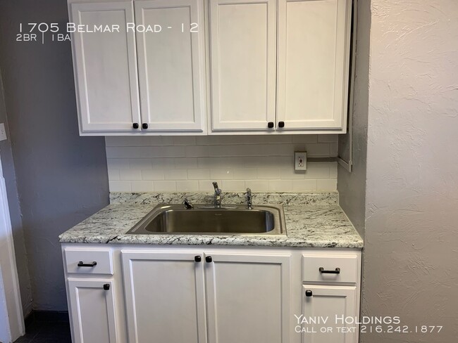 Building Photo - Beautifully Remodeled 2BR In An Amazing Co...