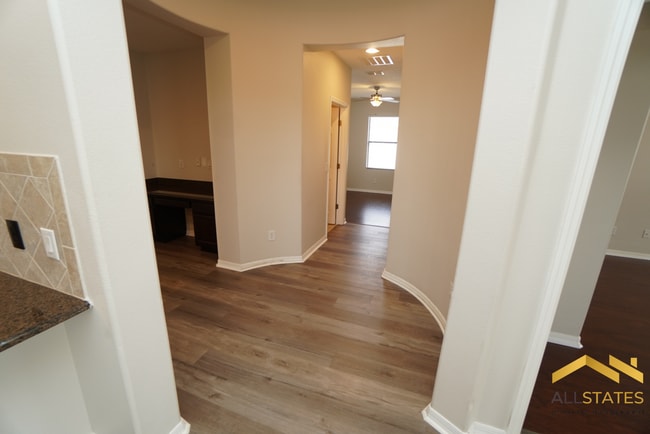 Building Photo - 401 Savannah Preserve Loop