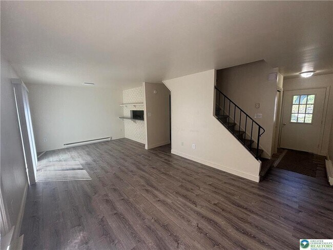 Building Photo - 5 Stonewood Pl